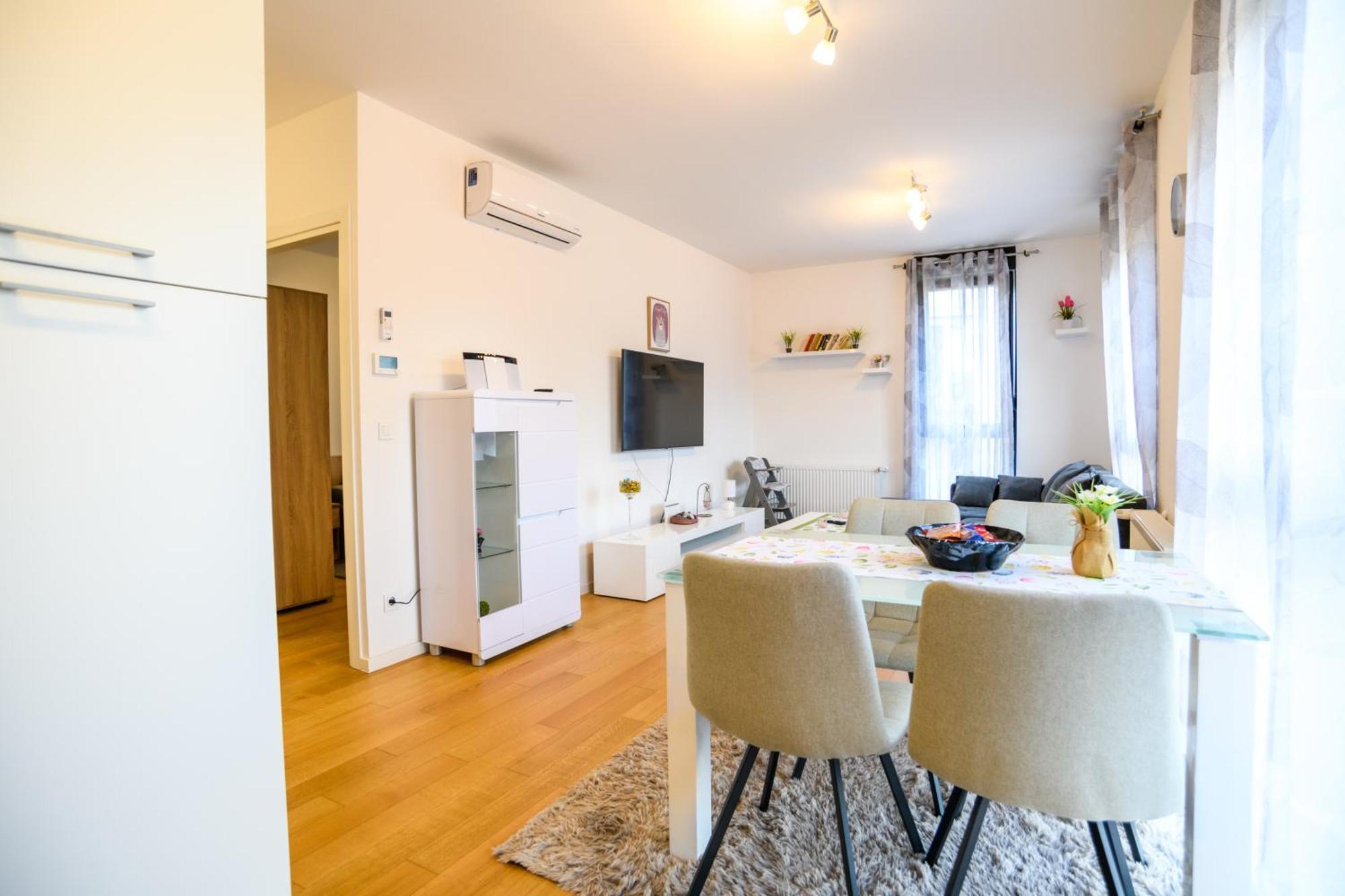 Apartman Zabok Centar ภายนอก รูปภาพ